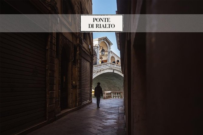 Venice: San Marco to Rialto Walking Tour & Spritz Like a Local - One of Venice’s largest fields, a pause in the maze