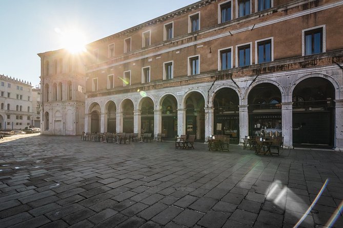 Venice: San Marco to Rialto Walking Tour & Spritz Like a Local - The Pantheon of Venice stop, learning to look beyond the facade
