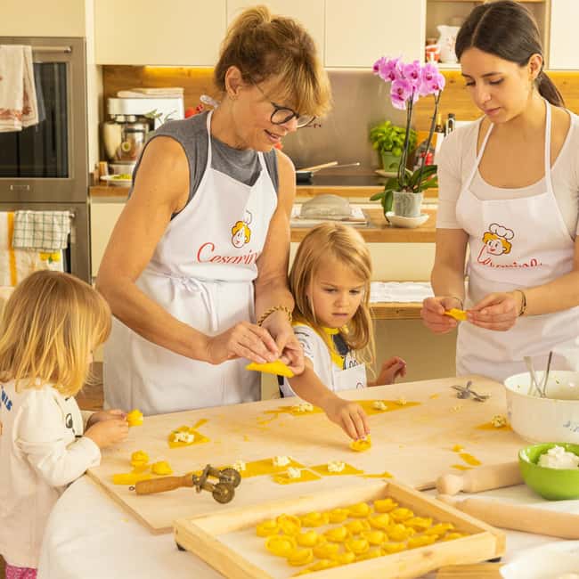 Venice: Share Your Pasta Love in a Local’s Home - The welcome aperitivo sets the mood fast