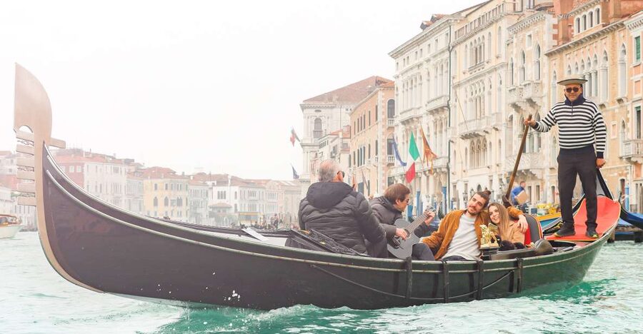 Venice: Shared Gondola Ride and Serenade - Key things you should know before you go