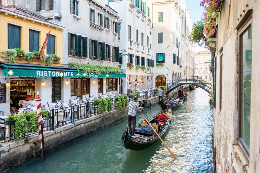 Venice: Shared Gondola Ride through the Lagoon City - Key things to know before you ride