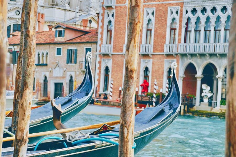 Venice: Shared Gondola Ride through the Lagoon City - Timing, Waiting, and Weather: How to Avoid Frustration
