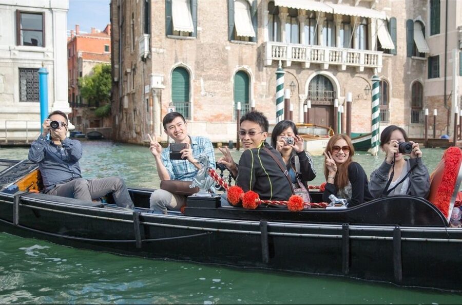 Venice Shared Gondola Ride - Basilica della Salute From the Water: A 17th-Century Dome Moment