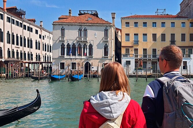Venice Sightseeing Small Group Walking Tour with a Local Guide - Small Group vs Private Tour: Who This Fits Best