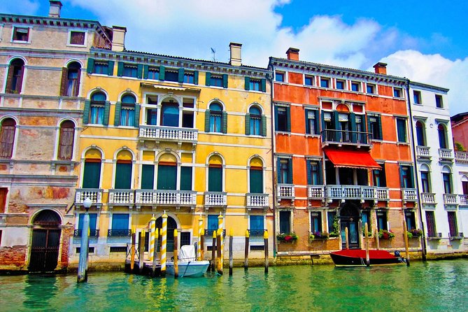 Venice Sightseeing Walking Tour for Kids and Families - Rialto Bridge and market scenes, the senses part of the program