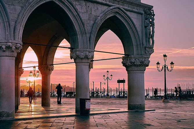 Venice Sightseeing Walking Tour for Kids and Families - Campo San Bartolomeo and Casanova-area stories