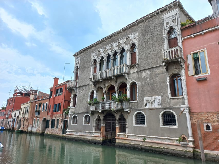 Venice Small-Group Walking Tour: Secrets & Hidden Gems - Languages, badge checks, and what to bring so it feels easy