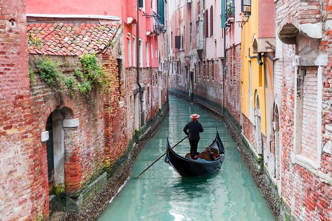 Venice Small Group Walking Tour with St. Mark's Basilica Terrace - Stop 3: Ponte dei Sospiri and the Real Story Behind the Sighs