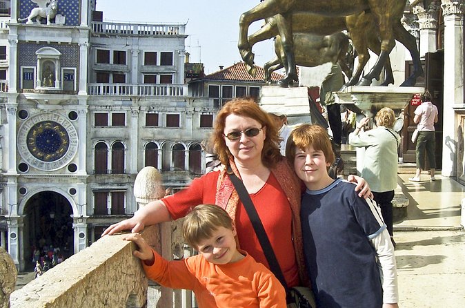 Venice' St Mark Basilica Wonders Guided Tour for Kids & Families - Piazza San Marco kickoff: games, contests, and a treasure-hunt style start
