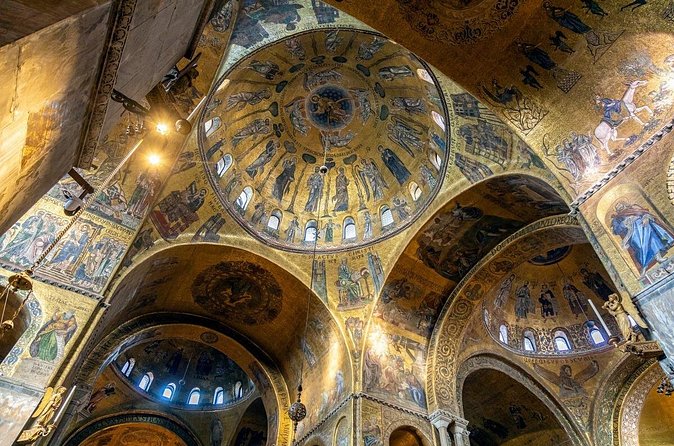 Venice: St. Mark's Basilica, Doge's Palace and Glass Factory - Group dynamics and guide quality: what the rating suggests