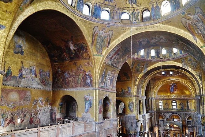 Venice: St.Mark's Basilica & Doge's Palace Tour with Tickets - Small-group pace through crowded Venice streets