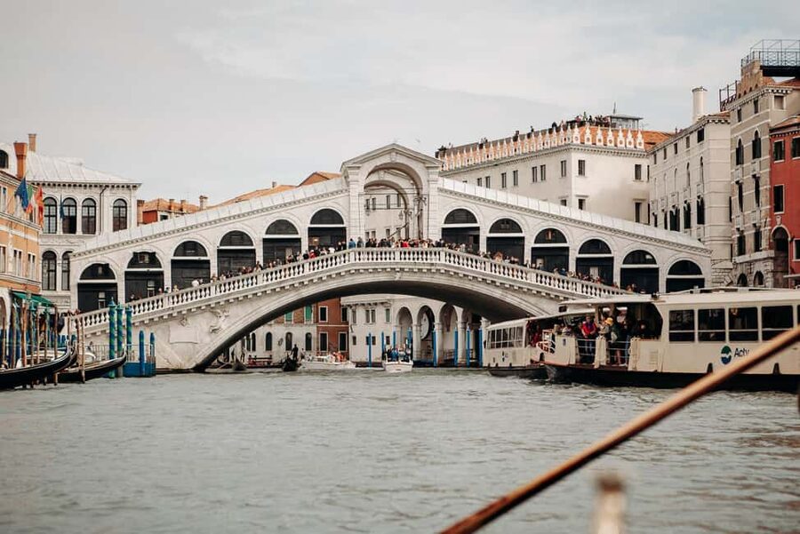 Venice: St. Mark's Basilica Guided Tour & Gondola Ride - A 3-hour Venice hit: walking, St Mark’s, then gondola