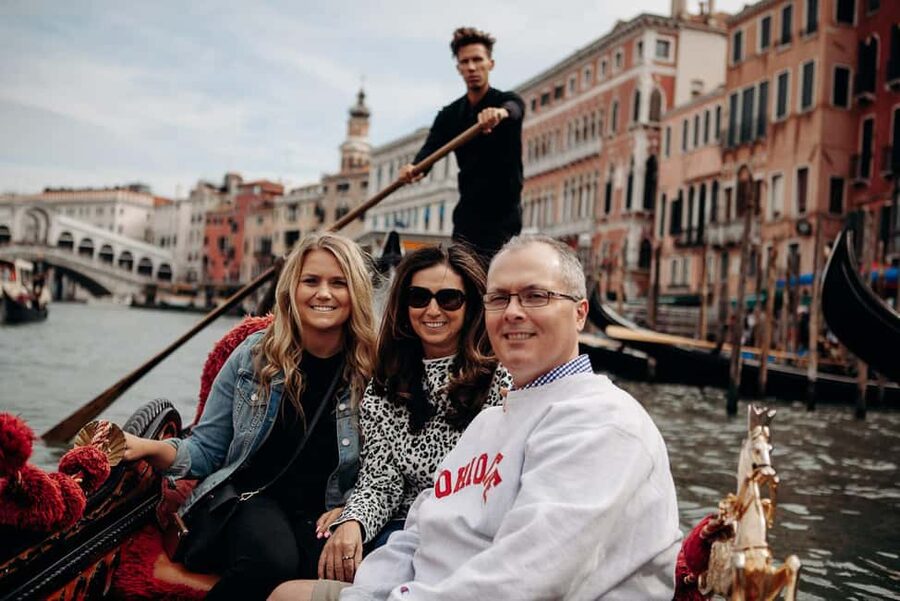 Venice: St. Mark's Basilica Guided Tour & Gondola Ride - Rialto Bridge secrets and the food clues you’ll carry all day