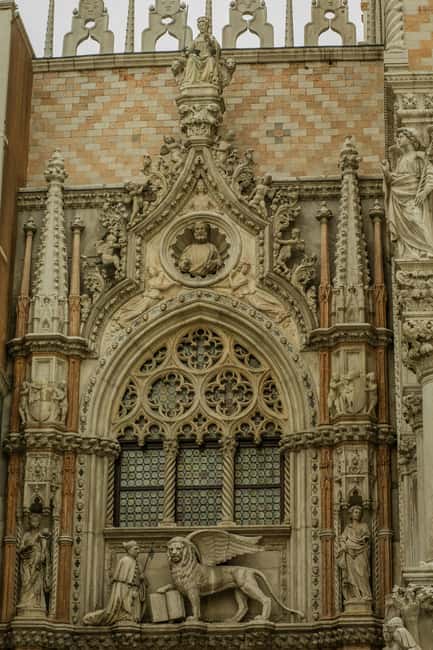 Venice: St. Mark's Basilica, Murano and Doge's Palace option - Burano Optional Add-On: The Pretty Streets Come with a Time Trade