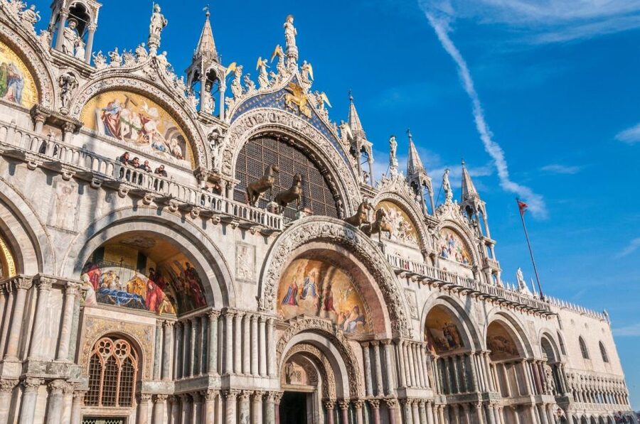 Venice: St. Mark's Basilica Tour with Doge's Palace Option - Meeting Under the Blue Clock Tower: Where the Tour Really Starts