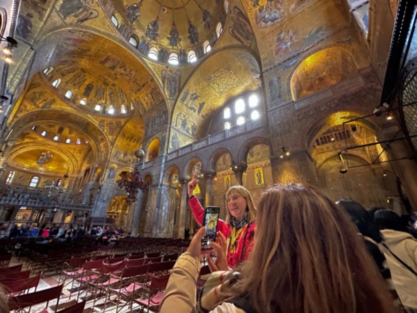 Venice: St Mark's, Doge's Palace, Murano & Burano Day Tour - Doge’s Palace and the Bridge of Sighs: where politics gets theatrical