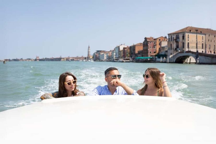 Venice: St Mark's, Doge's Palace, Murano & Burano Day Tour - Lunch break in Venice: make it count