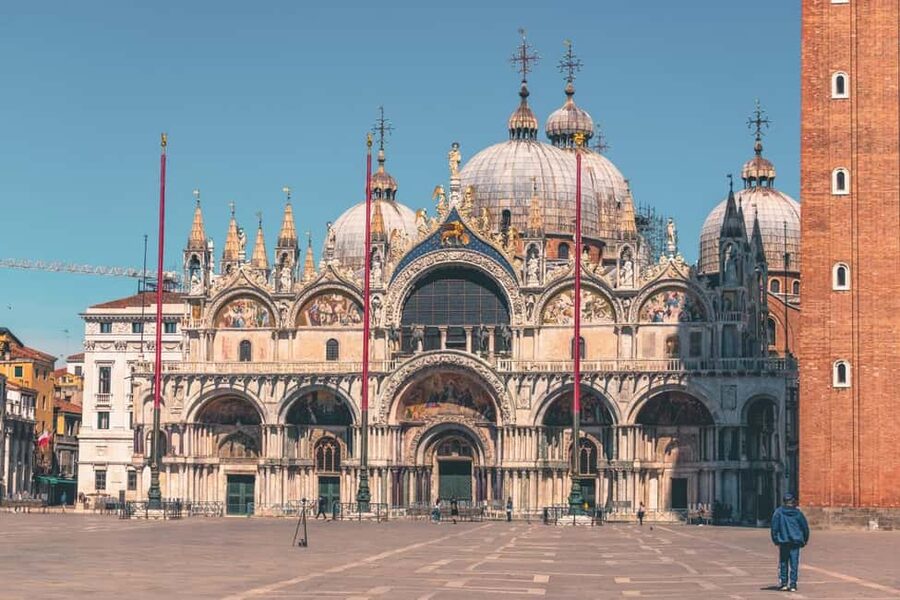 Venice: St. Mark's, Doge's Palace, Rialto, and Gondola Tour - Key highlights worth betting your day on