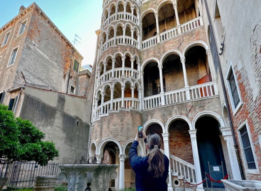 Venice: St. Mark's, Doge's Palace, Rialto, and Gondola Tour - Lunch break by St Mark’s, plan to move when you re-group