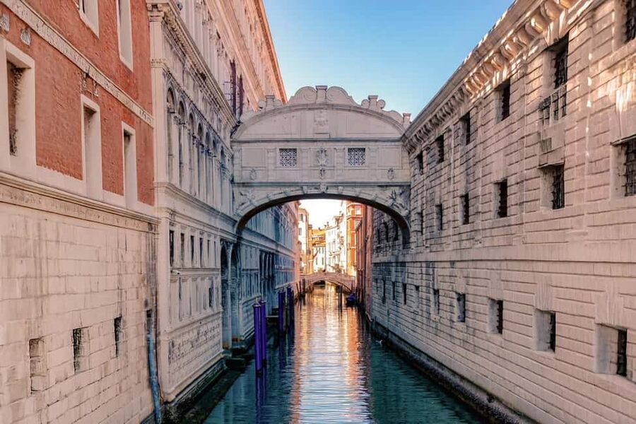 Venice: St. Mark's, Doge's Palace, Rialto, and Gondola Tour - What makes the $46 price feel fair