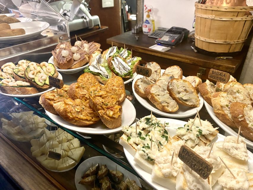 Venice: Street Food Tour with a Local Guide and Tastings - Walking through Frari and the squares, not just eating