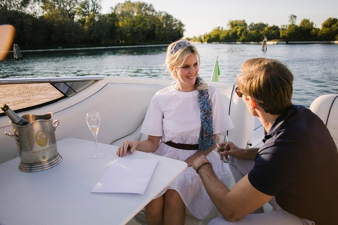 Venice: Sunset Lagoon Experience - Getting to the marina dock: what the start feels like