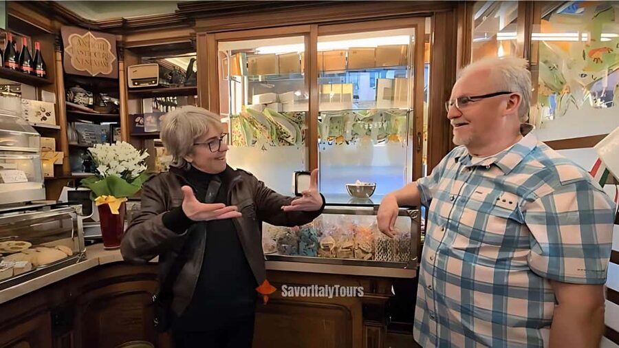 Venice: Sunset Walking Tour with Food and Wine Tastings - Pacing and group vibe: what to expect from the walk