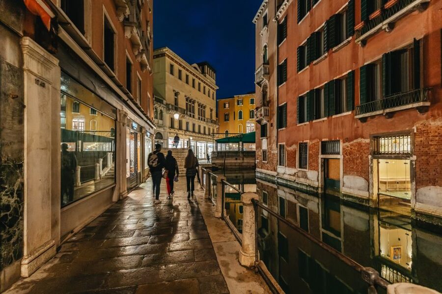 Venice: The Ghost & Legends Walking Tour - The Lagoon Myth: The Unburied Child Appears