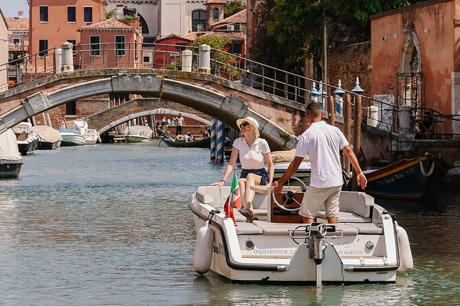 Venice: The Hidden Canals on an Electric Boat - Why the small group size matters (max 6)