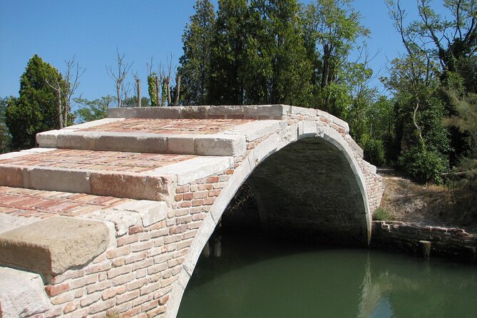 Venice: The Islands of the Lagoon Guided Tour - The Boat Ride: Views, Comfort, and What to Do in Crowds
