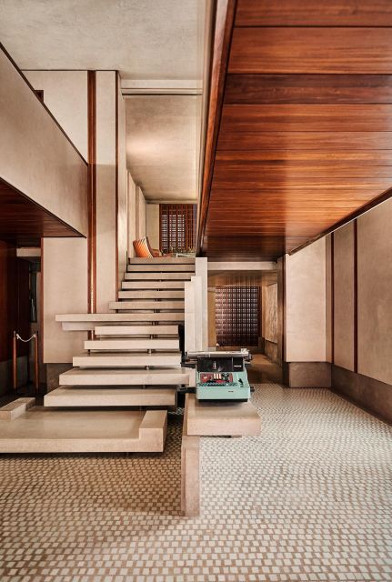 Venice: Tickets to Negozio Olivetti - Stroll and orientation: Procuratie Vecchie colonnades to the Olivetti corner premise