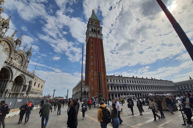 Venice Traditional Eateries Food Crawl and Guided Tour - What you should expect from the tastings, and how to plan for drinks