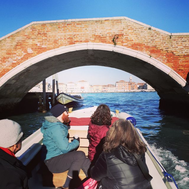 Venice: Venetian Aperitif on the Lagoon - Cruising past Hilton Molino Stucky: a quick landmark moment