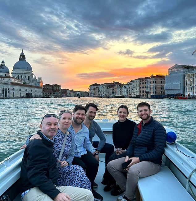 Venice: Venetian Aperitif on the Lagoon - Squero di San Trovaso and Punta della Dogana: brief stops with guided attention