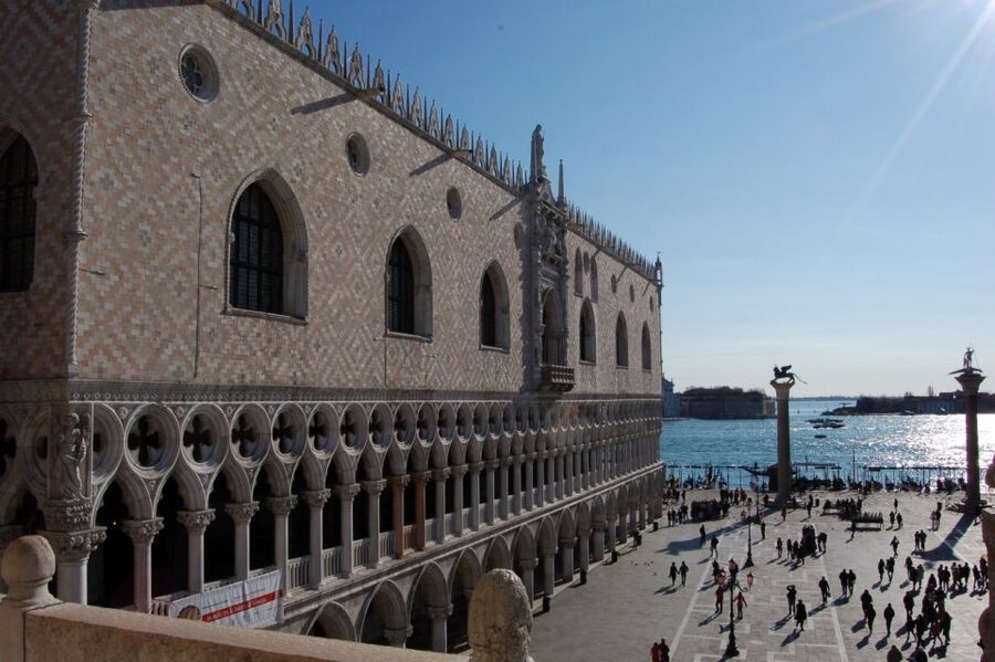 Venice Walking Tour and Doge's Palace Guided Visit - Santa Maria Formosa and Campo Santi Giovanni e Paolo, Where Venice Looks Like Venice
