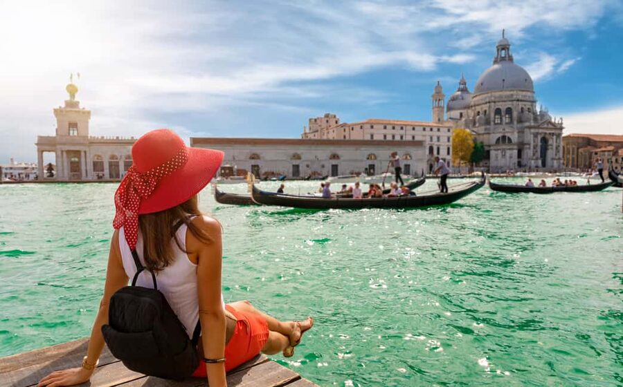 Venice: Walking Tour and Shared Gondola Ride - How the Walking Tour Finds Rialto and the Quiet Side Streets