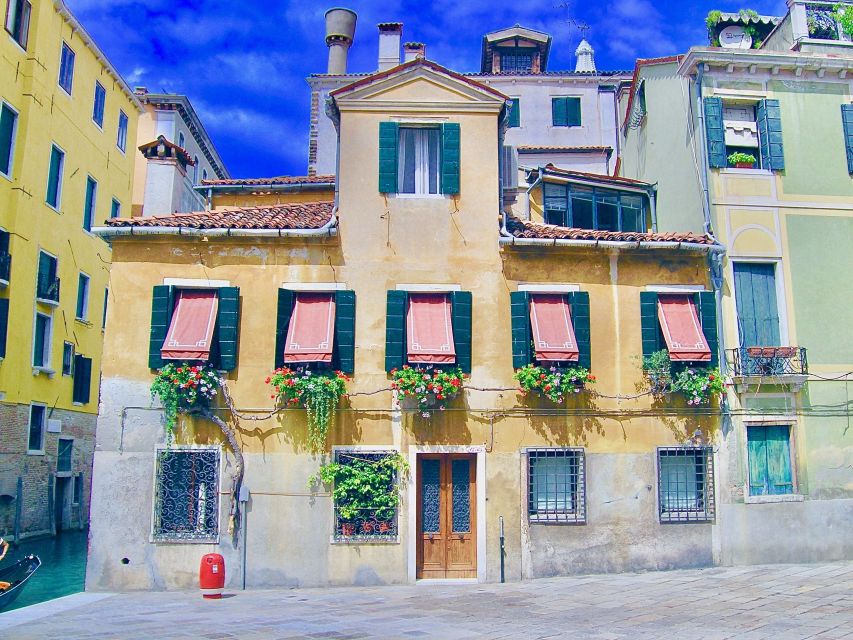 Venice: Walking Tour & Gondola Ride - St Mark’s Square to Procuratie: How the Walk Gets You Oriented