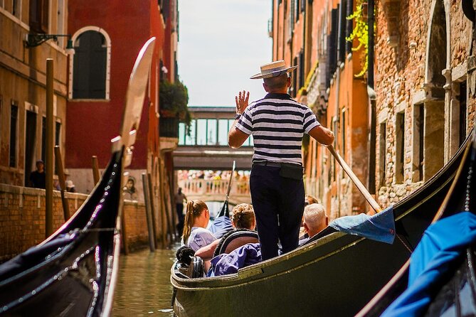 Walking Tour and Enchanting Gondola Journey in Venice - The “side stories” that make the walk feel smarter than a checklist