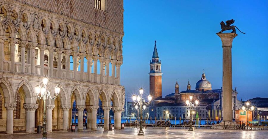 Walking Tour with optional motor boat Ride - Jewish Ghetto, Strada Nova, and Rialto: Venice With Context