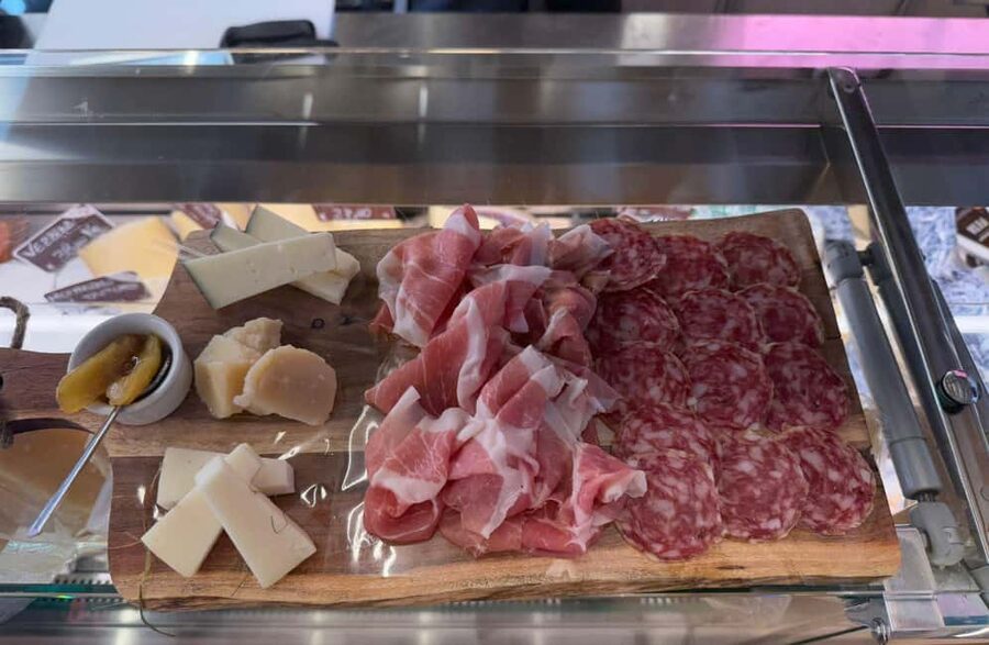Wine Tasting with Local Food Board Pairing in Venice - What to Expect When You Arrive