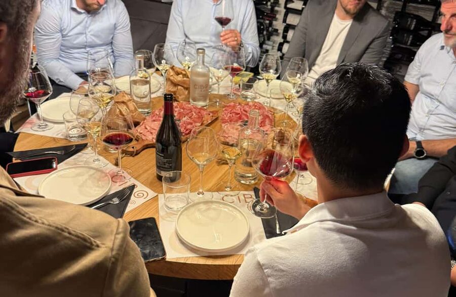 Wine Tasting with Local Food Board Pairing in Venice - The 1 Hour Plan: What You Do and What You Get