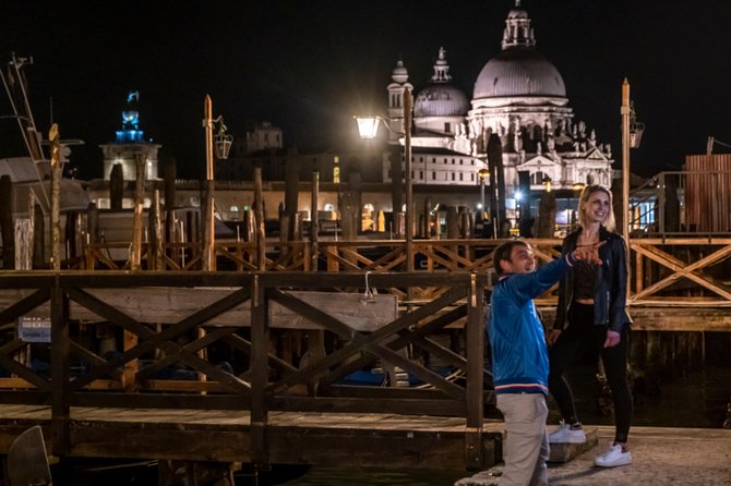 Your Evening in Venice: Aperitif & Lifestyle - Stop 1 at Fondamenta Misericordia: cicchetti and a properly Venetian aperitivo
