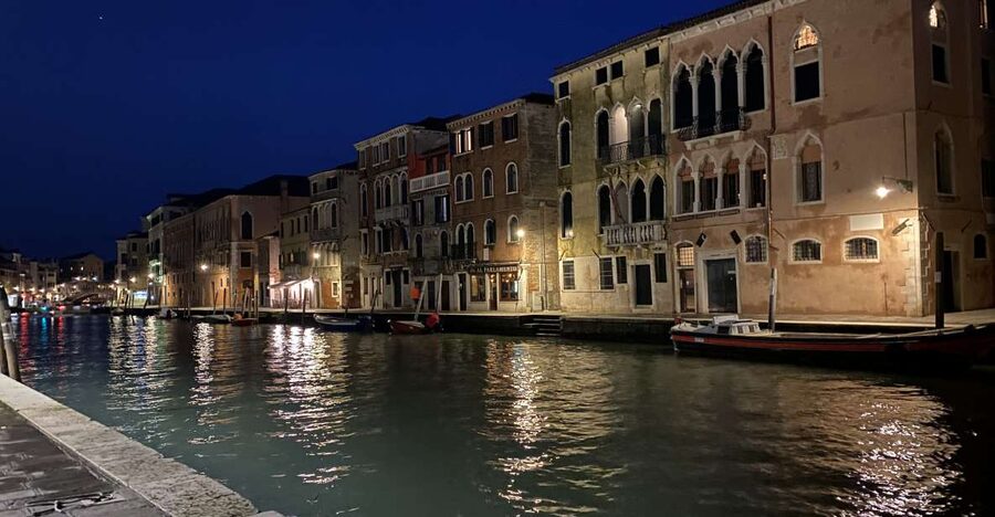 Your evening in Venice - Legends&Ghosts&Aperitif - Walking the oldest Jewish district in the world, with context you can feel